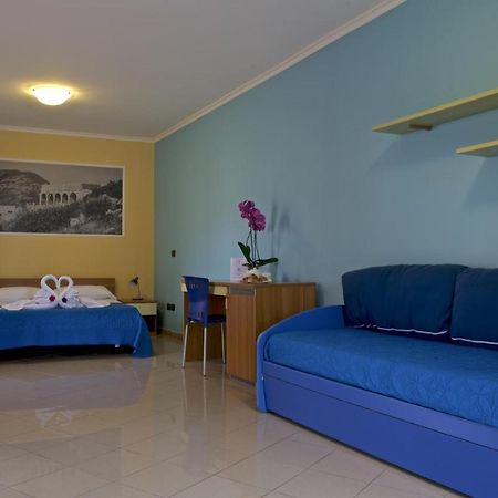 Hotel Ristorante Al Canto Delle Sirene Terracina Εξωτερικό φωτογραφία